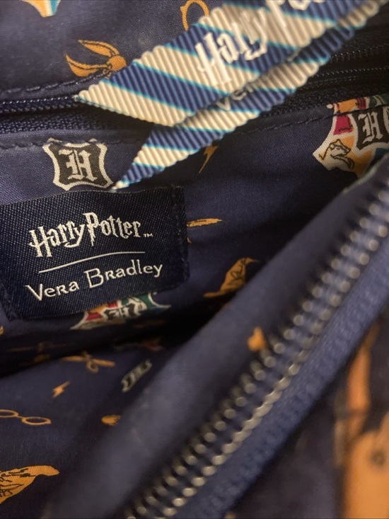 Vera Bradley Harry Potter Triple Zip Hipster Crossbody Bag HOME TO HOGWARTZ - Picture 7 of 12